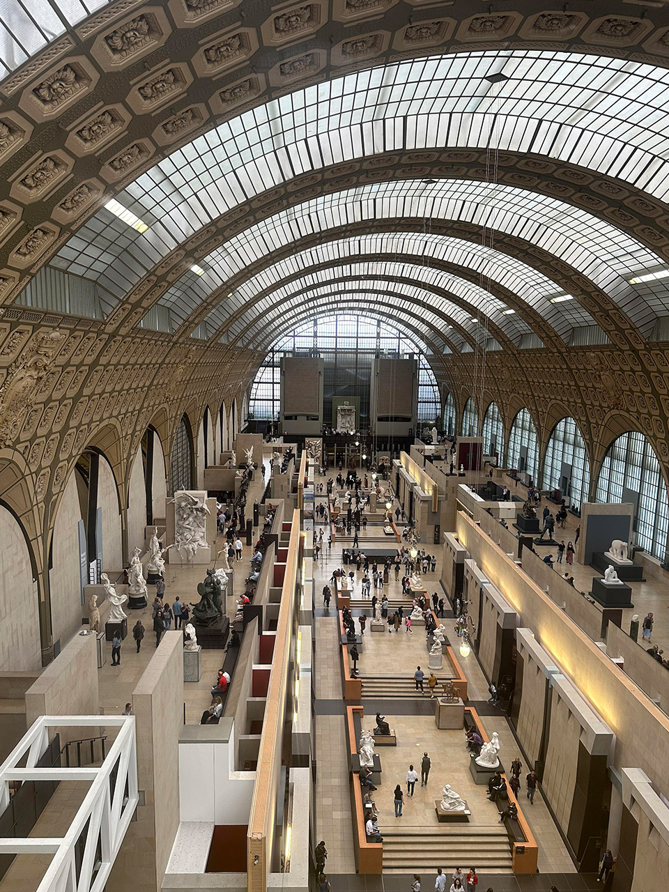 駅舎だった建物を利用したオルセー美術館で見るゴッホ