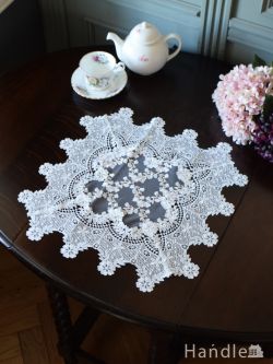 インテリア雑貨 ランチョンマット・クロス フレンチアンティーク調のドイリー、お花の刺繍のスクエア型クロス（43×43）